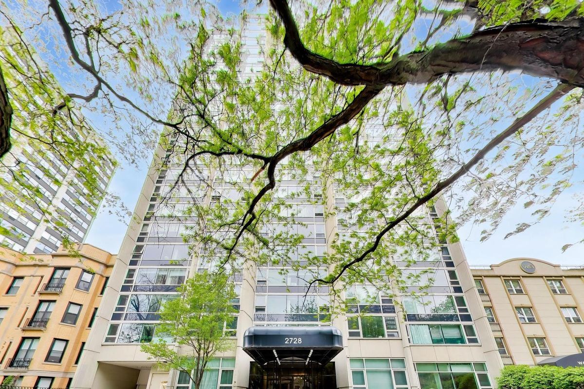 2728 Hampden Court, Chicago, IL 60614
