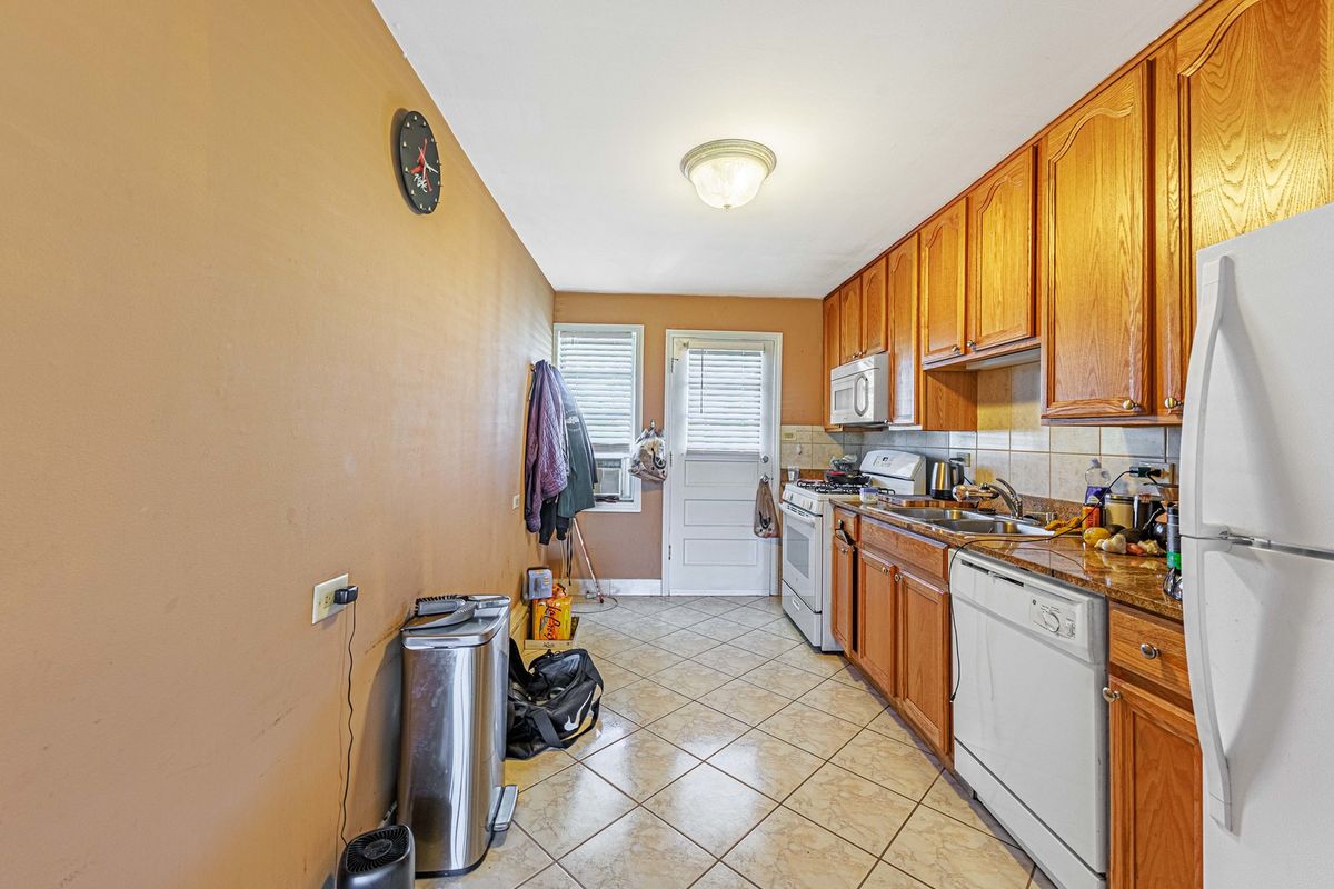 1235 Homestead Road #E, La Grange Park, IL 60526