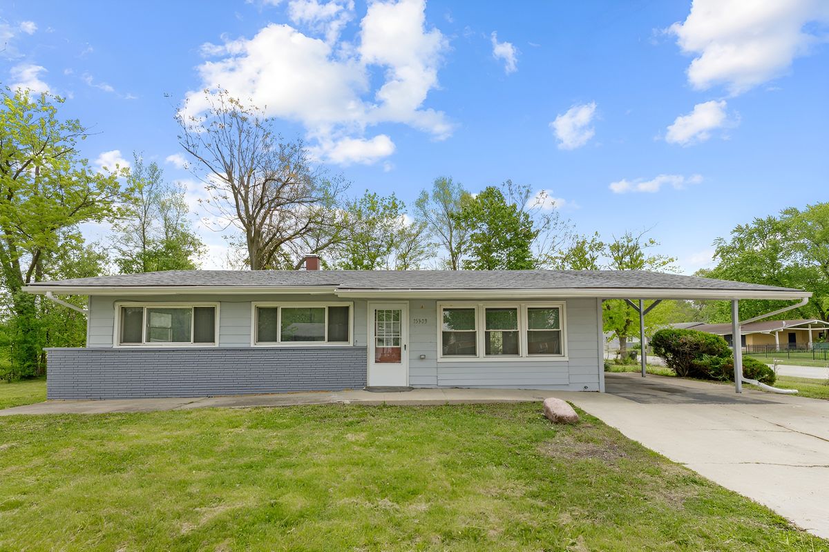 15303 Birch Road, Markham, IL 60428