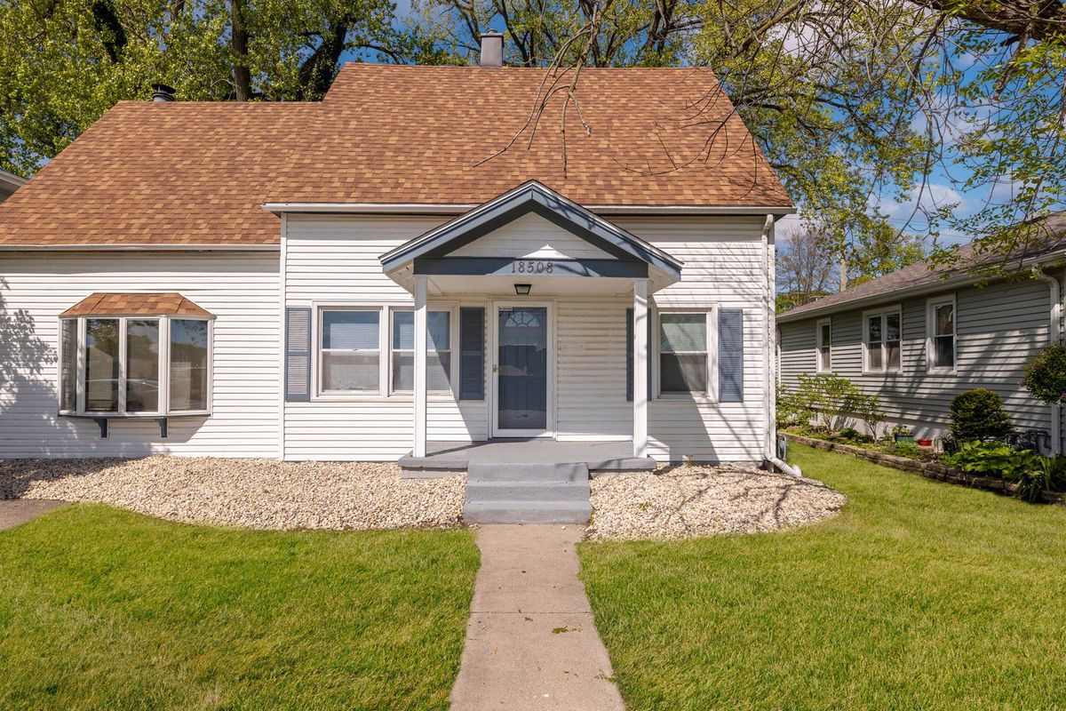 18508 Chicago Avenue, Lansing, IL 60438