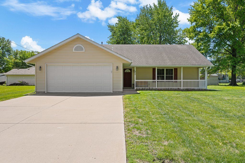 315 Lotte Street, Blue Grass, IA 52726