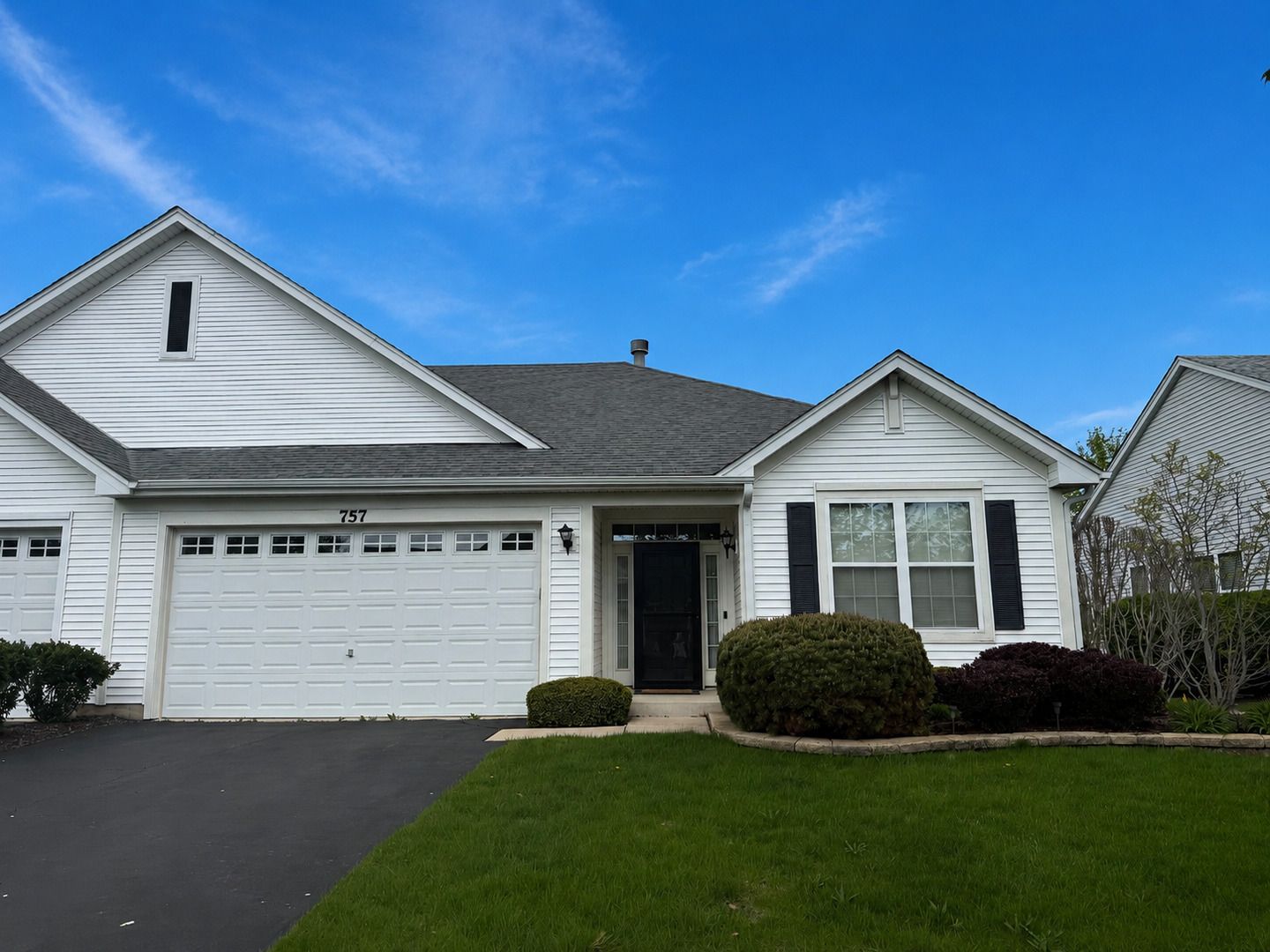 757 Bellevue Circle — Oswego, IL 60543