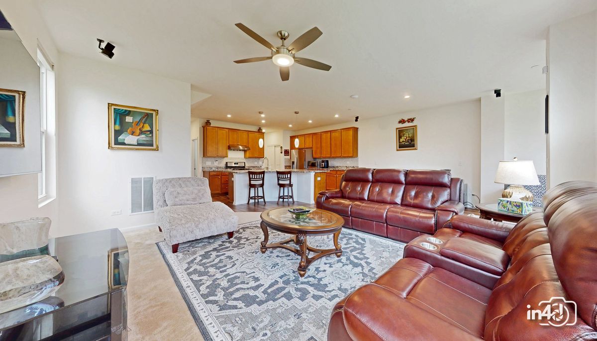 162 Waverly Court, Bloomingdale, IL 60108