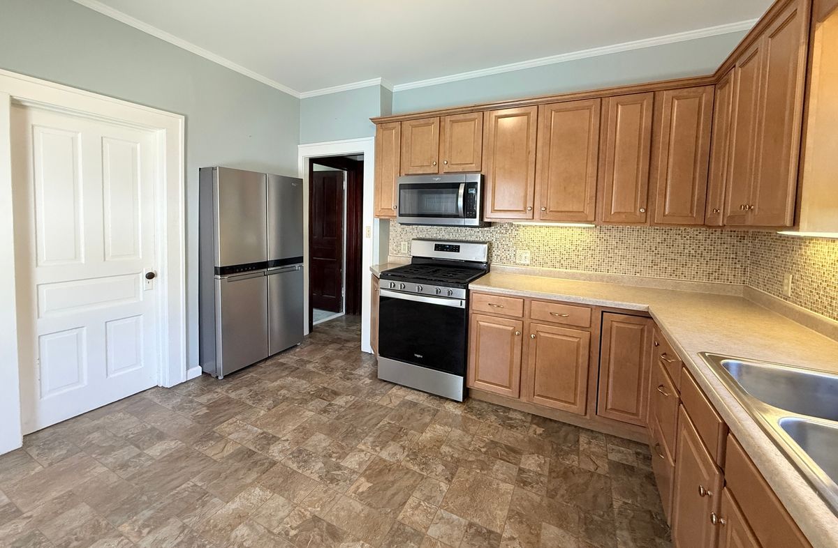 301 W 2nd Street, Gilman, IL 60938
