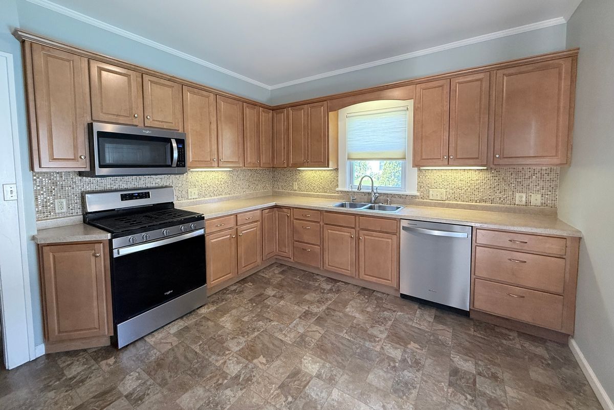 301 W 2nd Street, Gilman, IL 60938