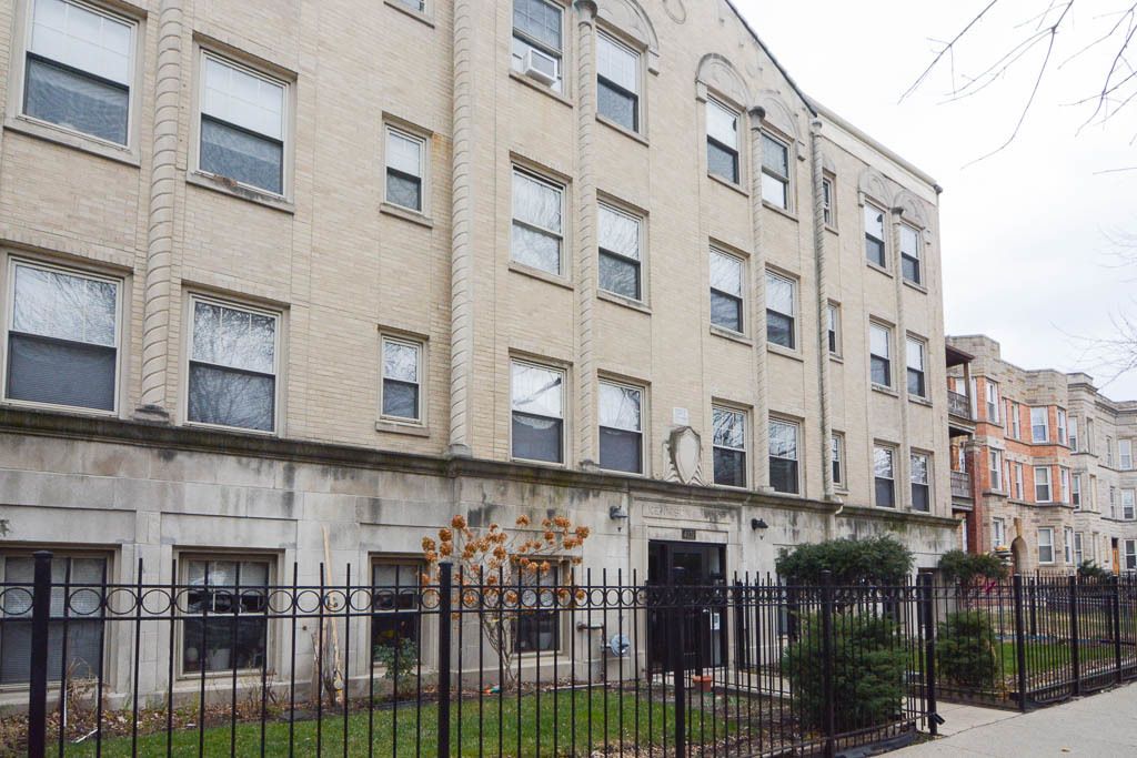 4031 KENMORE Avenue, Chicago, IL 60613