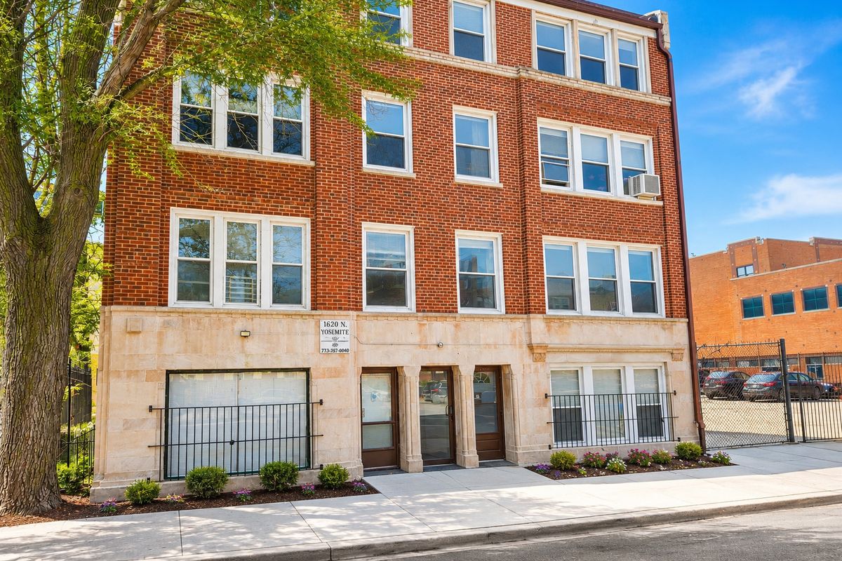 1635 Morse Avenue, Chicago, IL 60626