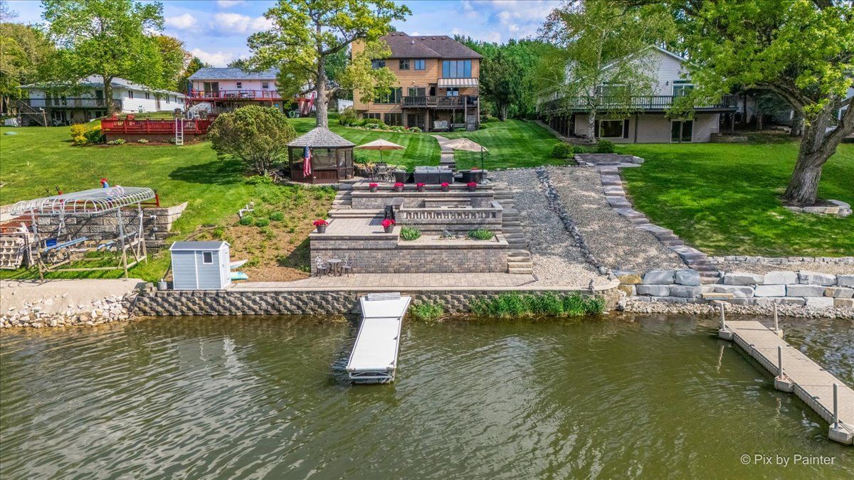 1317 PARK Place — Lake Holiday, IL 60548
