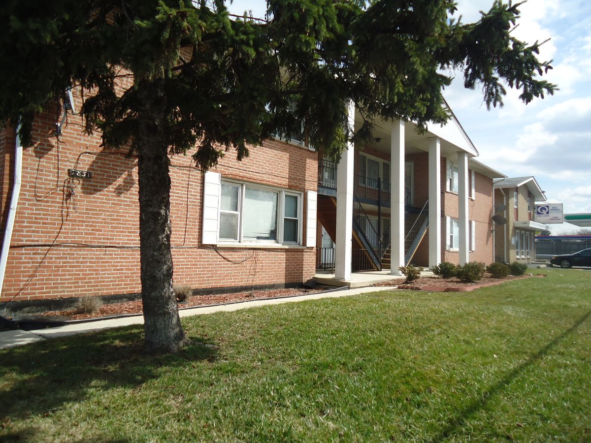 7831 roberts Road, Bridgeview, IL 60455