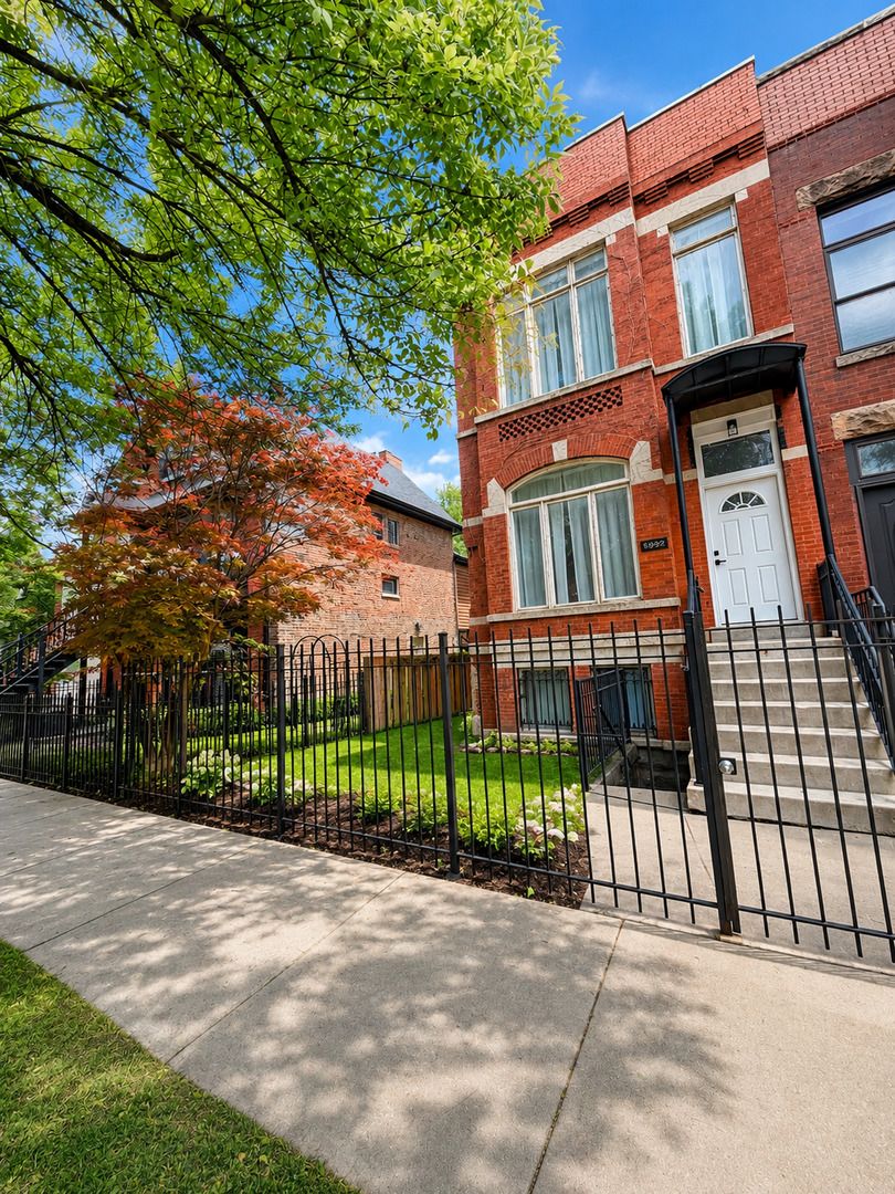 835 Claremont Avenue, Chicago, IL 60612