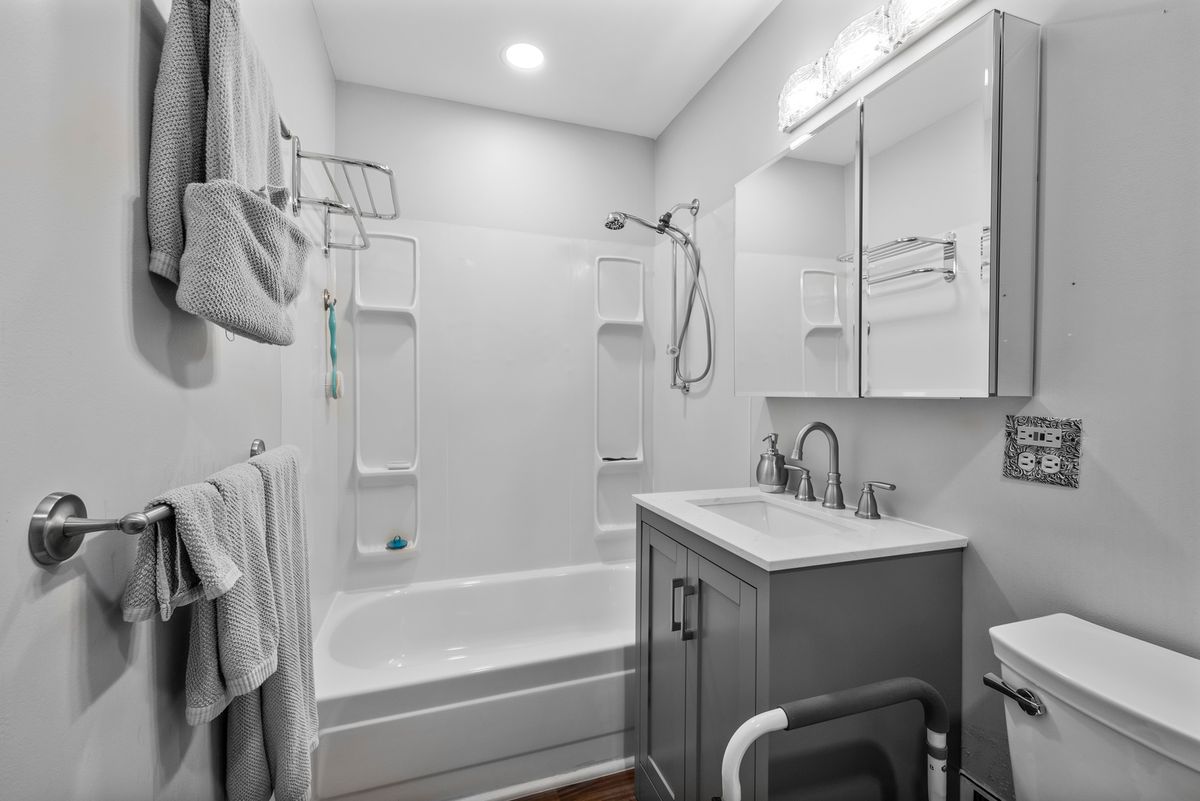 19031 Baker Avenue, Country Club Hills, IL 60478