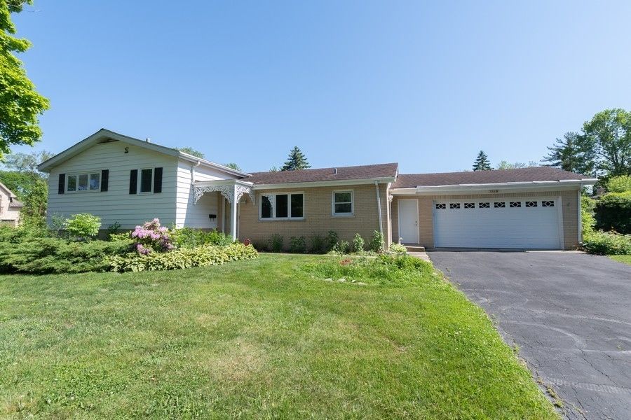 1322 Brook Lane, Glenview, IL 60025