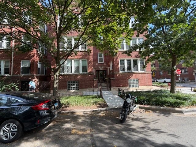 5855 GLENWOOD Avenue, Chicago, IL 60660