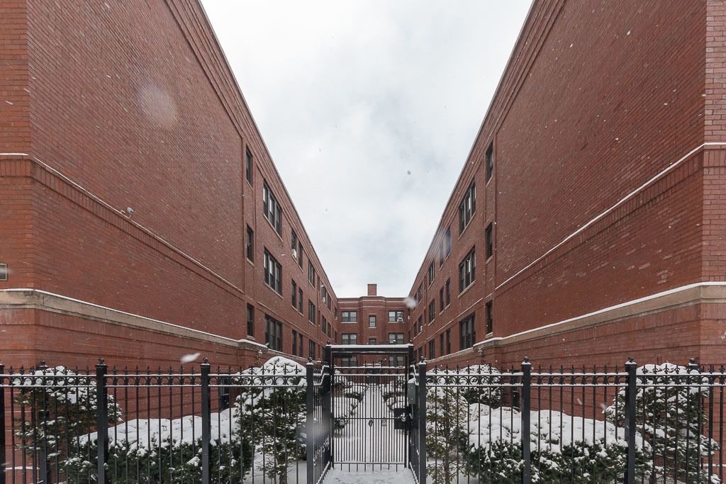 5748 Winthrop Avenue, Chicago, IL 60660