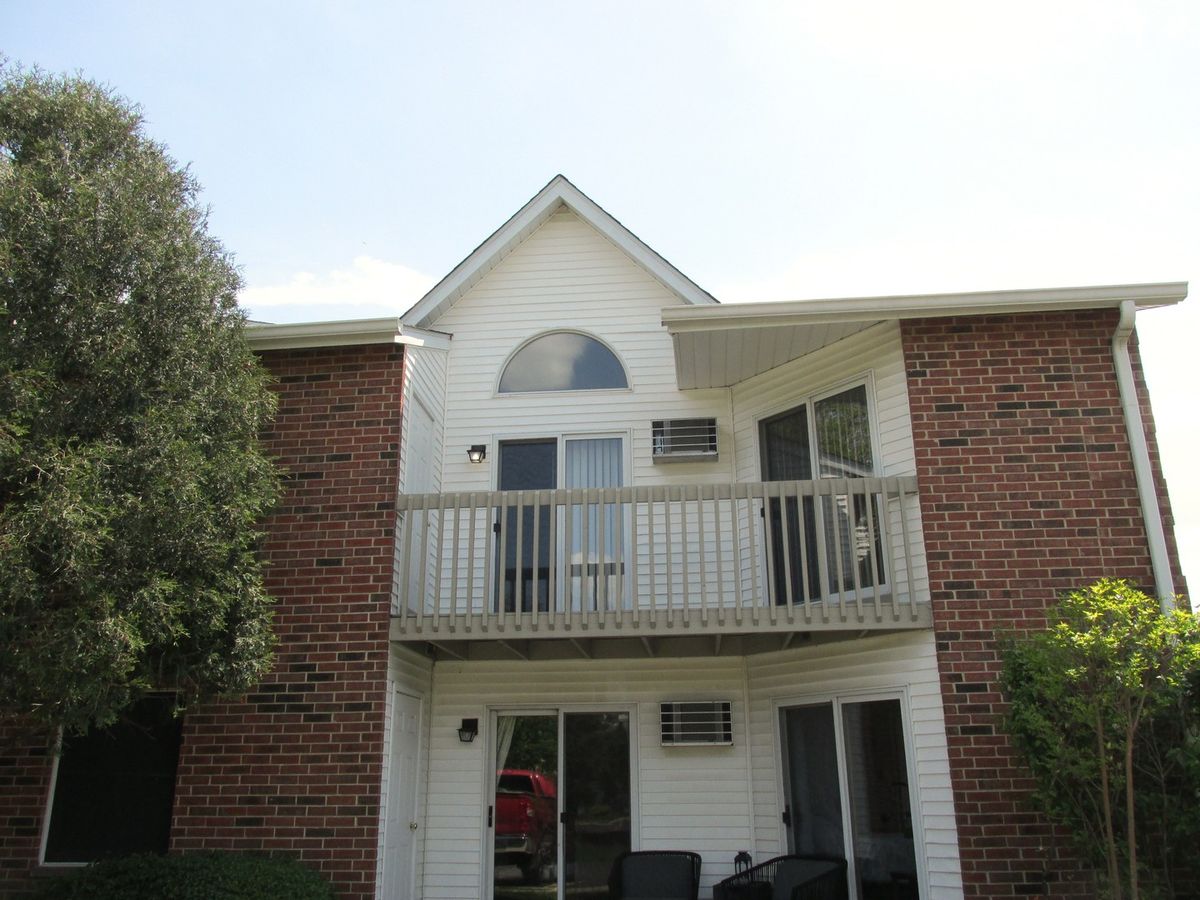1350 CUNAT Court, Lake In The Hills, IL 60156