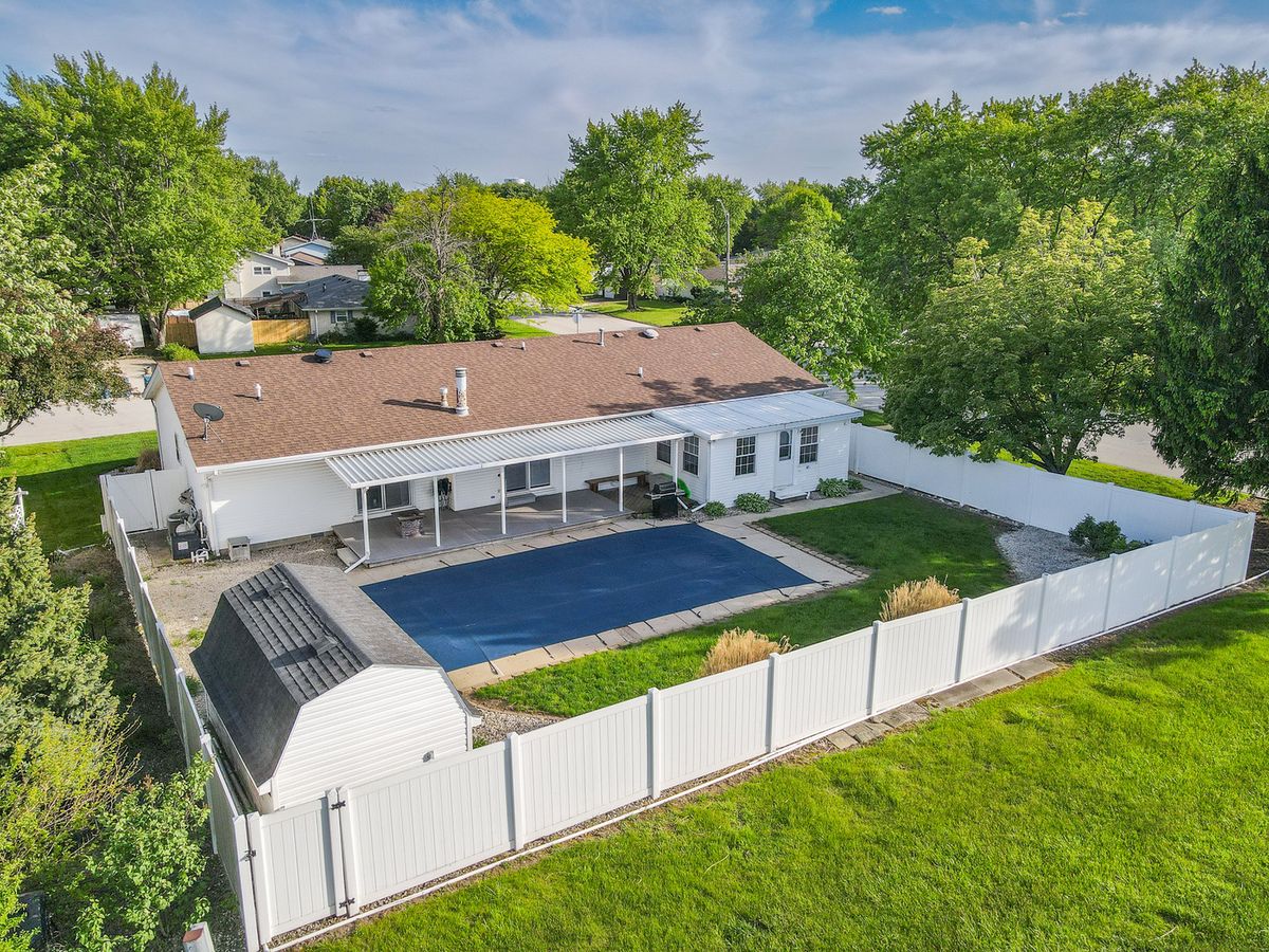 901 Edwin Drive, Bourbonnais, IL 60914