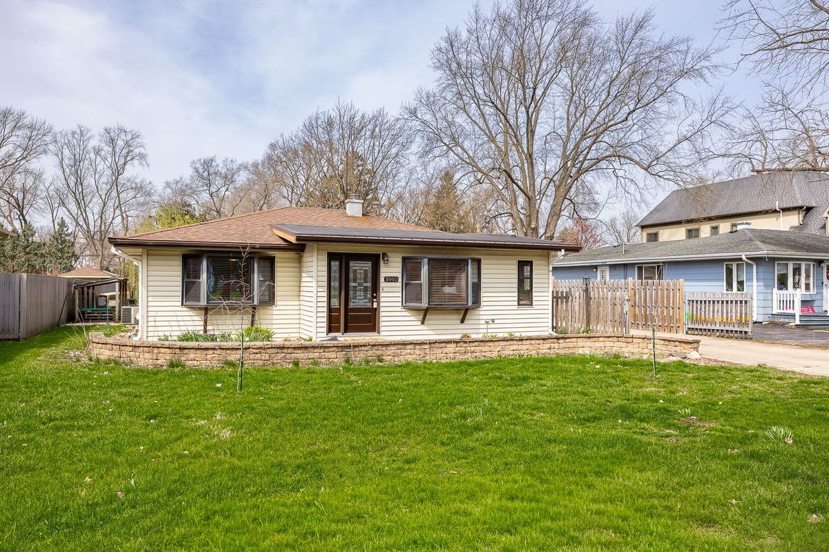 5960 Pershing Avenue, Downers Grove, IL 60516