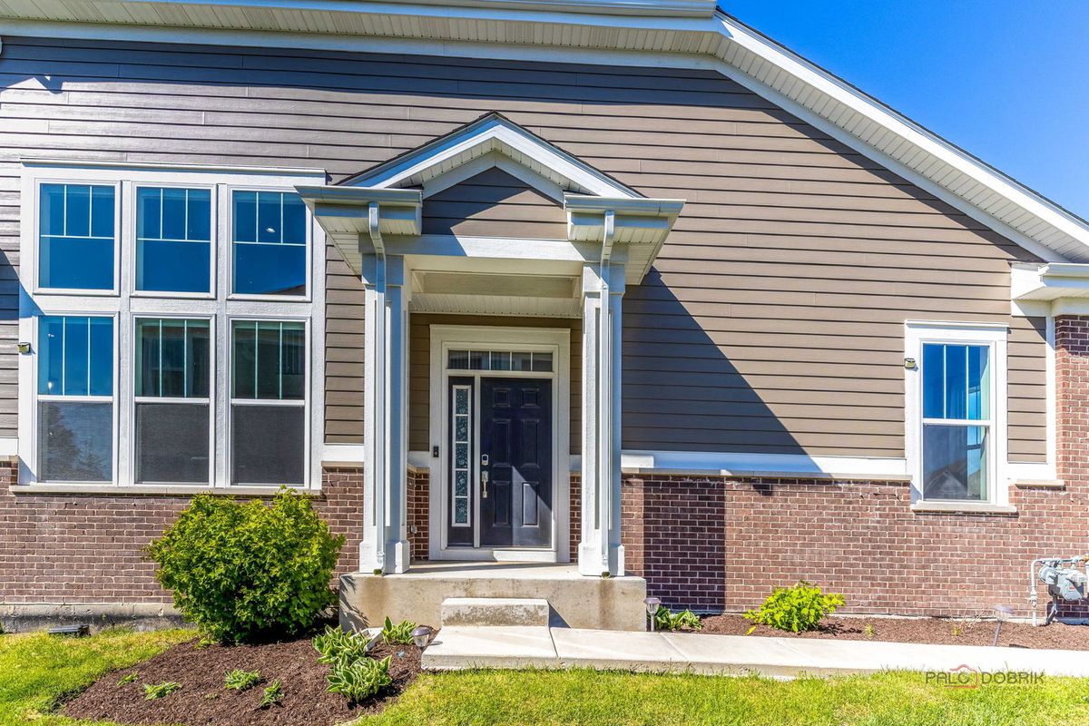 23145 N Pinehurst Drive, Kildeer, IL 60047