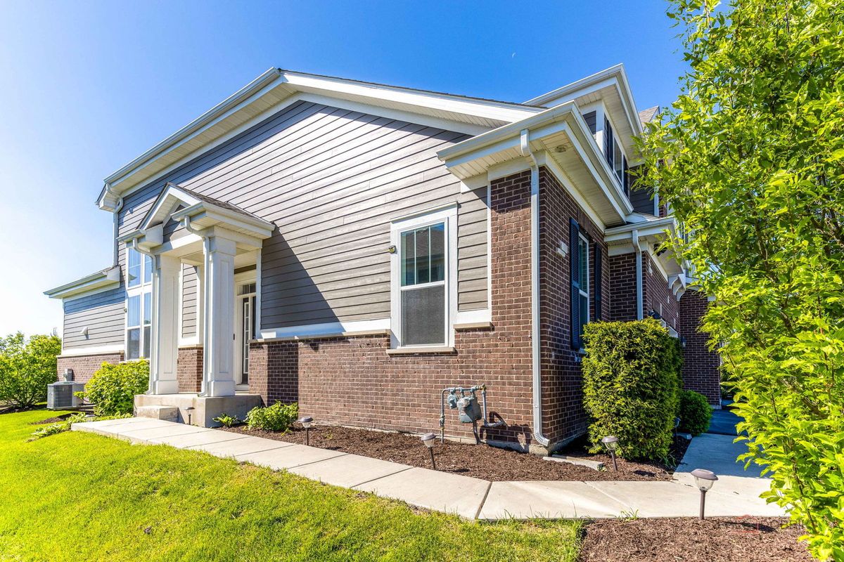 23145 N Pinehurst Drive, Kildeer, IL 60047