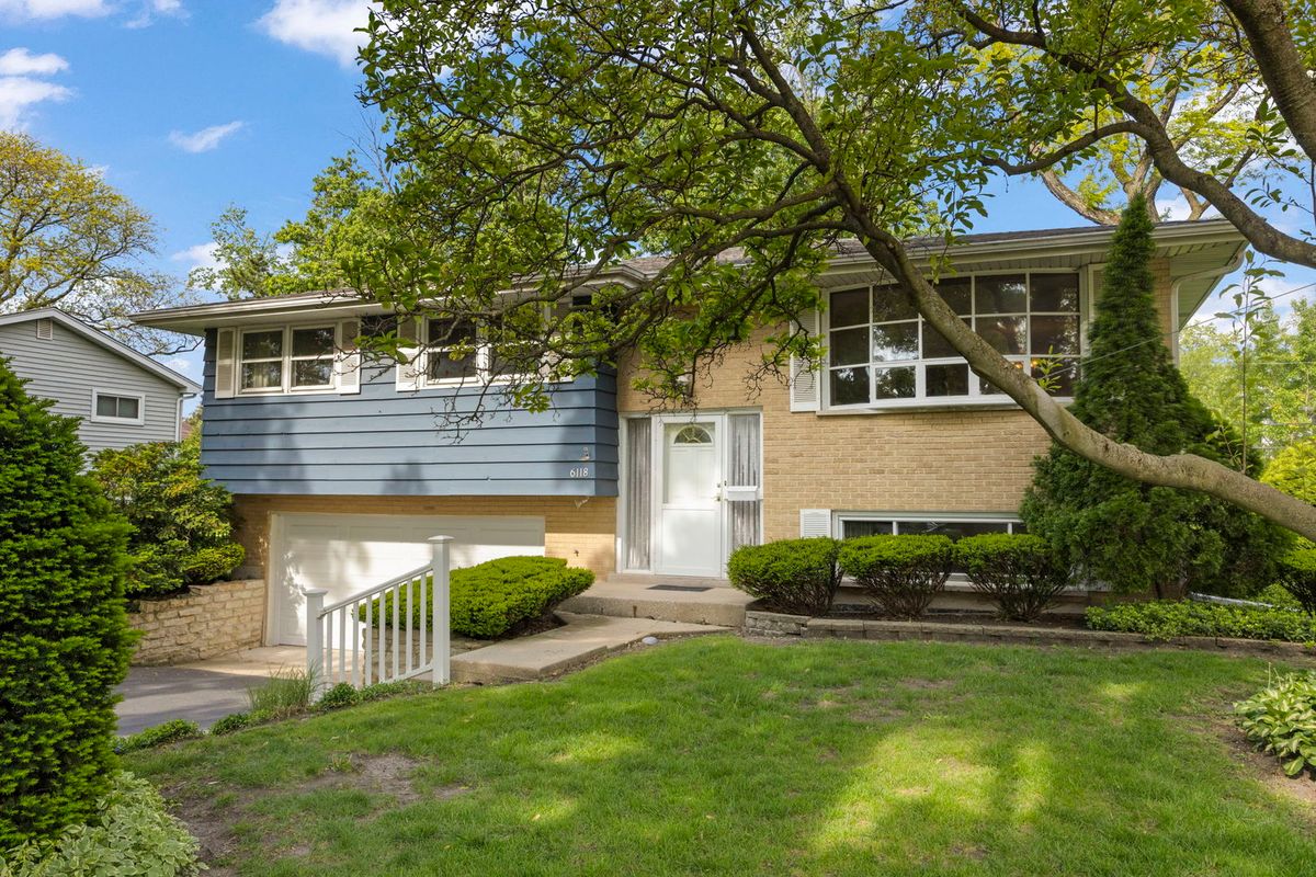 6118 Lyman Avenue, Downers Grove, IL 60516