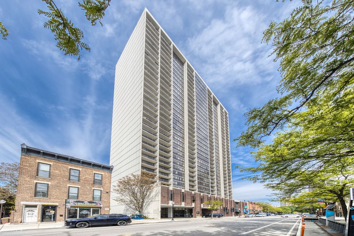 1636 WELLS Street, Chicago, IL 60614