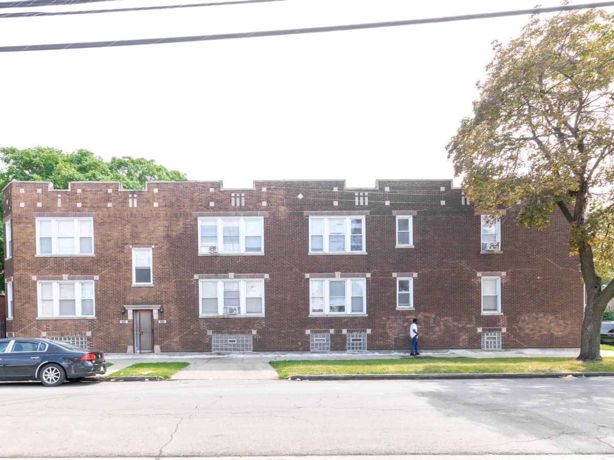 8001 Exchange Avenue, Chicago, IL 60617