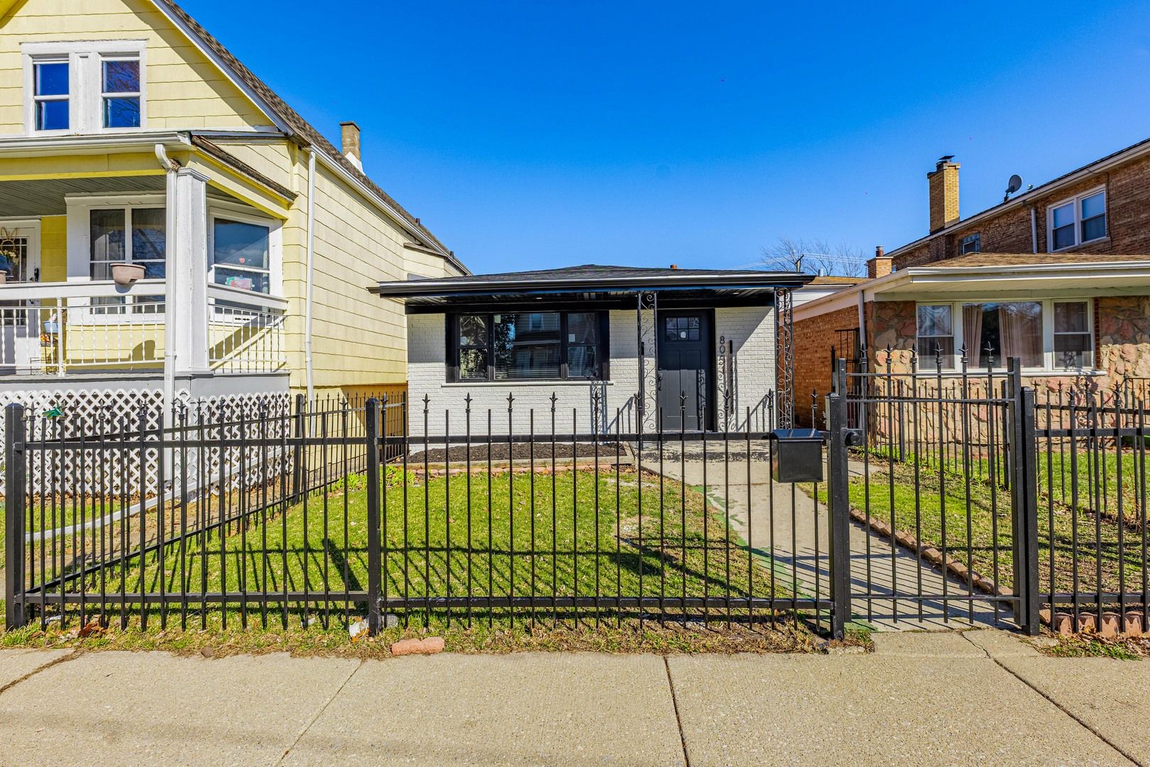 8051 S Escanaba Avenue — Chicago, IL 60617