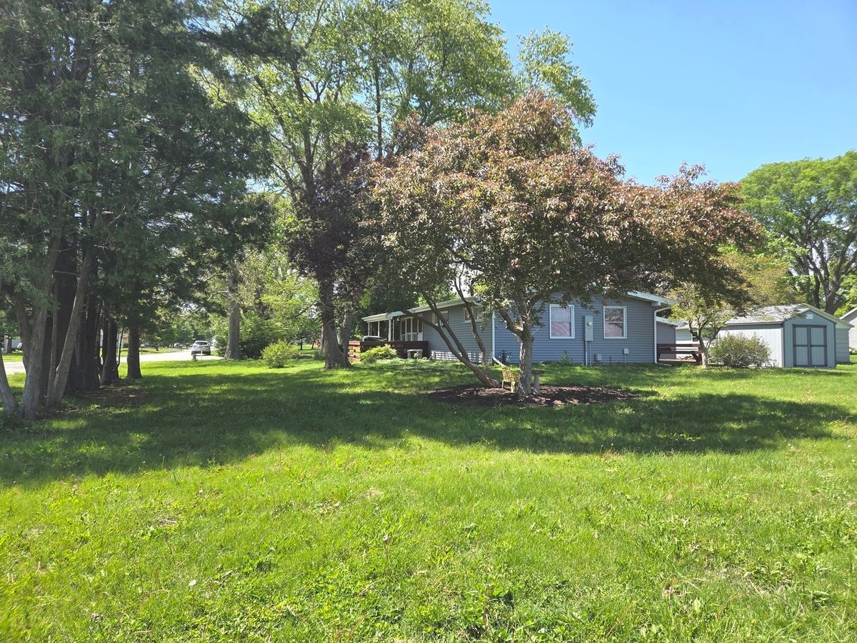 313 S McKinley Street, Mansfield, IL 61854