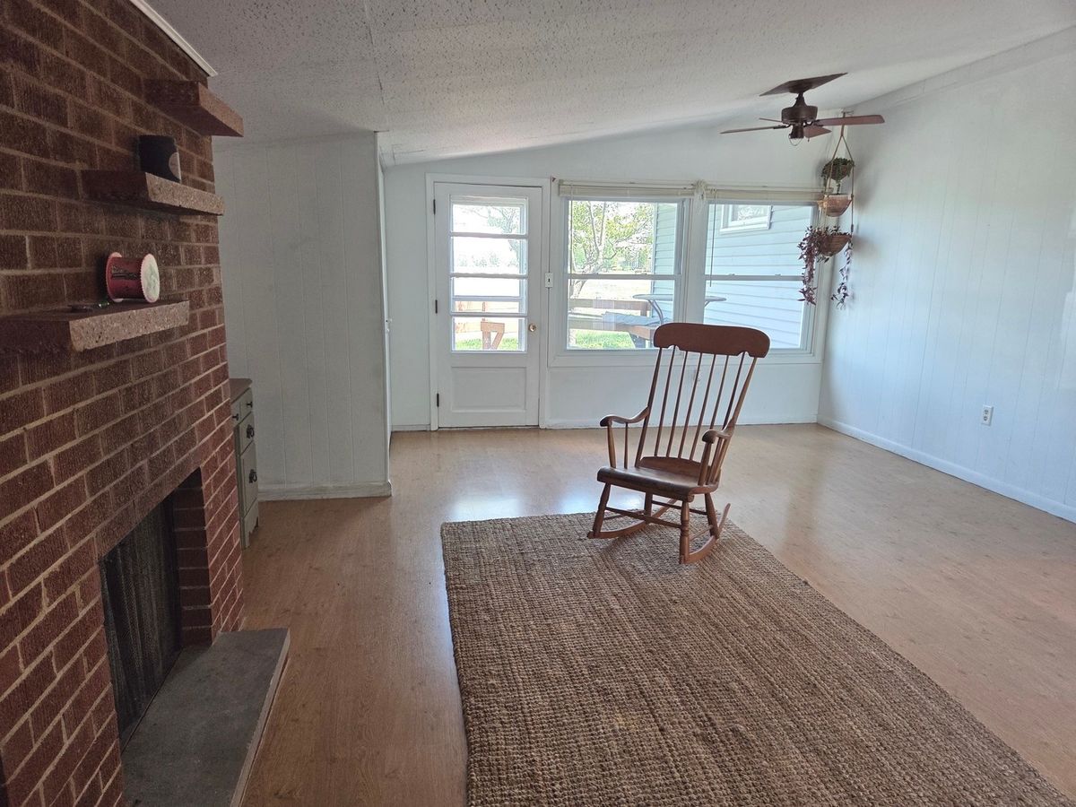 313 S McKinley Street, Mansfield, IL 61854