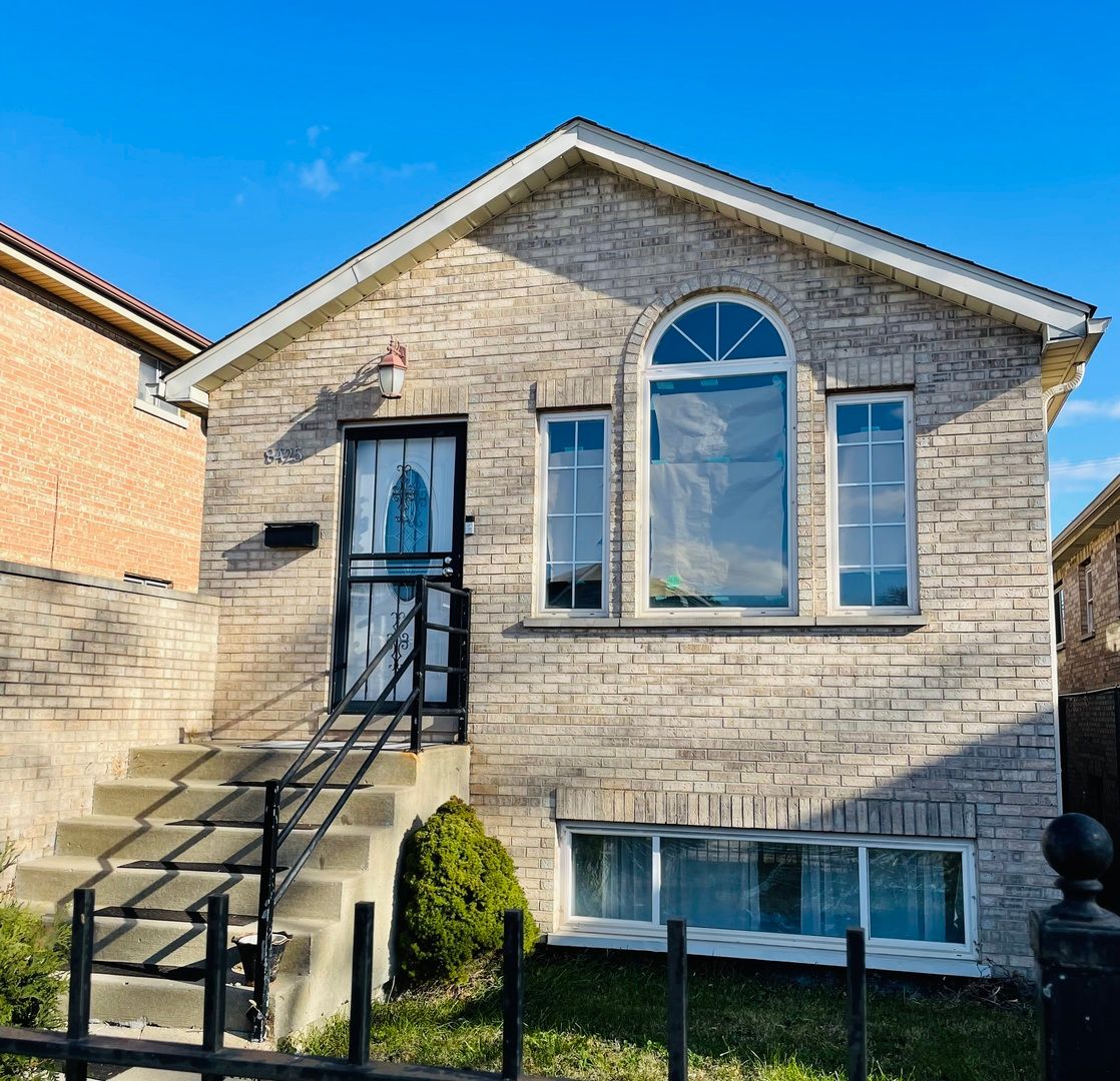 8425 Marshfield Avenue, Chicago, IL 60620