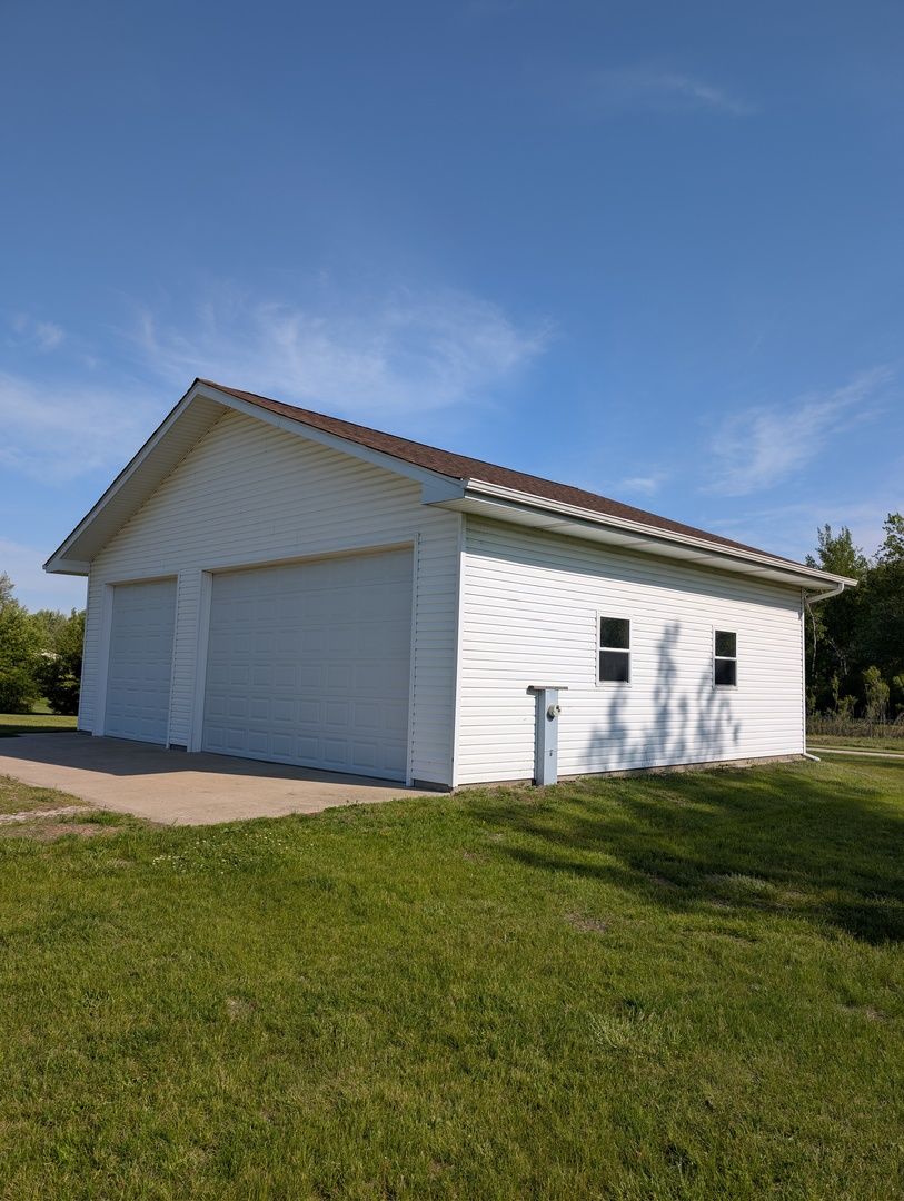 34908 S State Route 129, Braceville, IL 60407