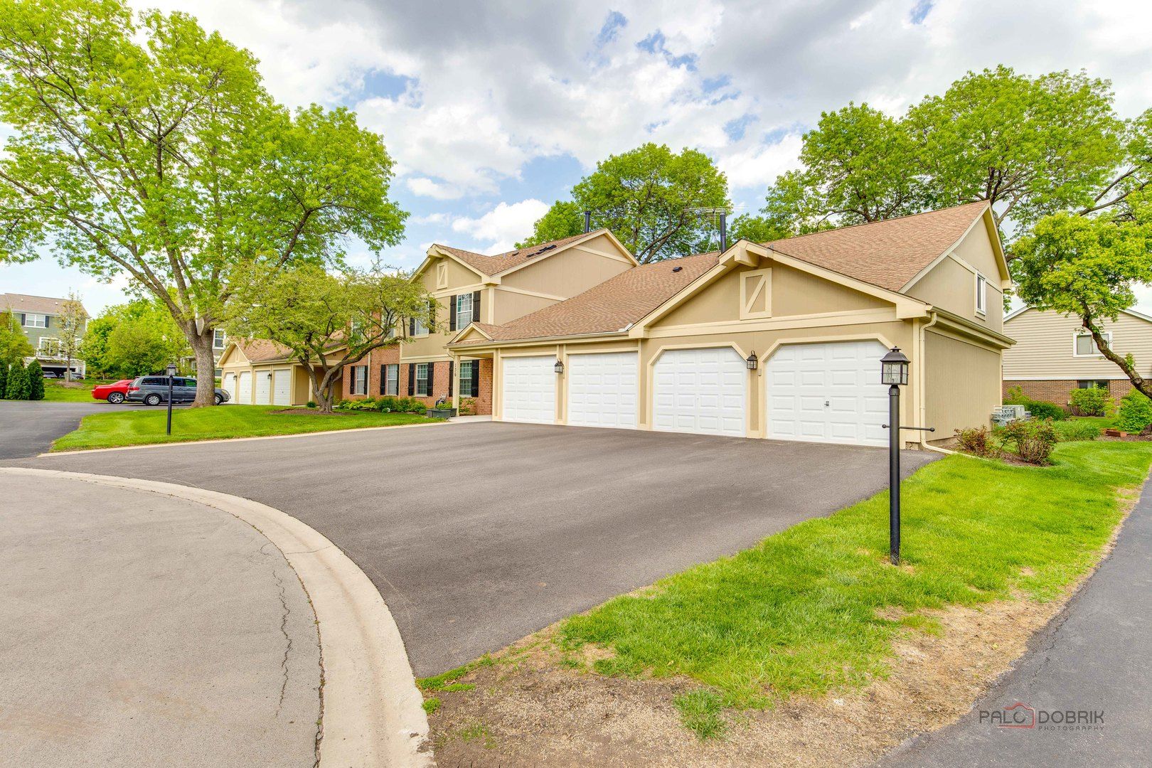 136 Wolcott Court #O2 — Schaumburg, IL 60193
