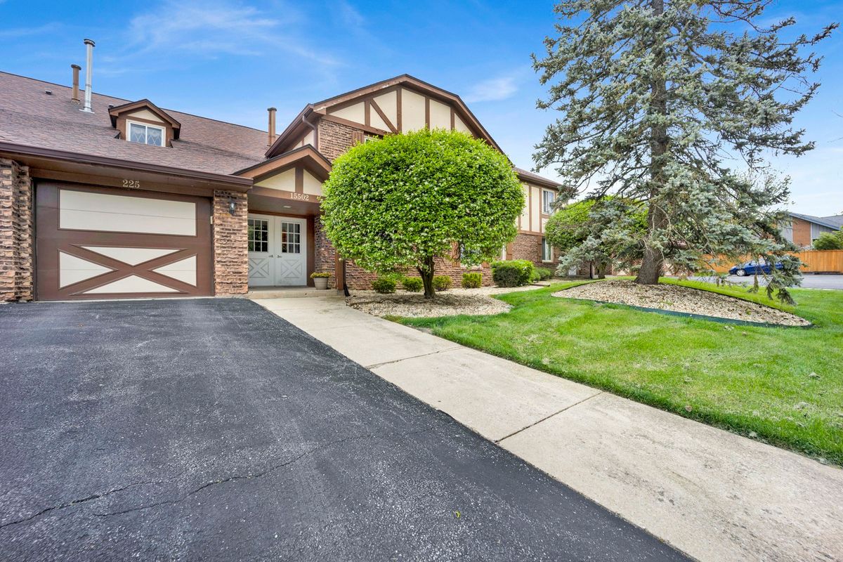 15502 Orlan Brook Drive, Orland Park, IL 60462