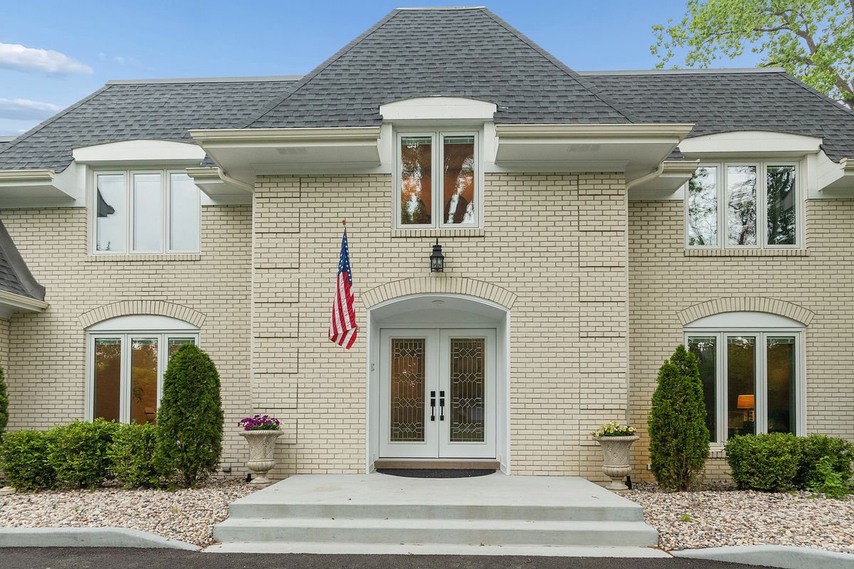 8002 W 127th Street, Palos Park, IL 60464