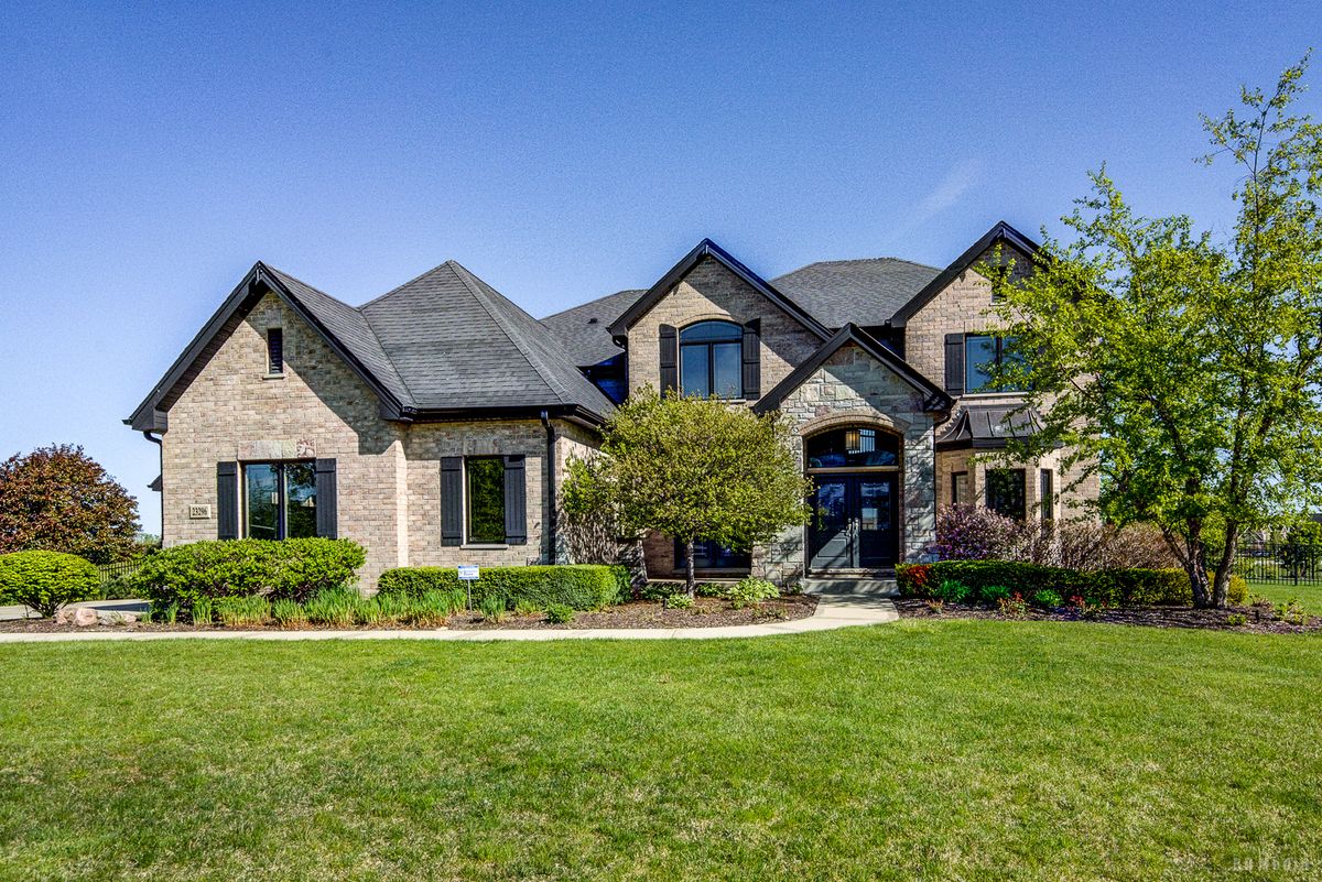 23296 Sunburst Point, Frankfort, IL 60423