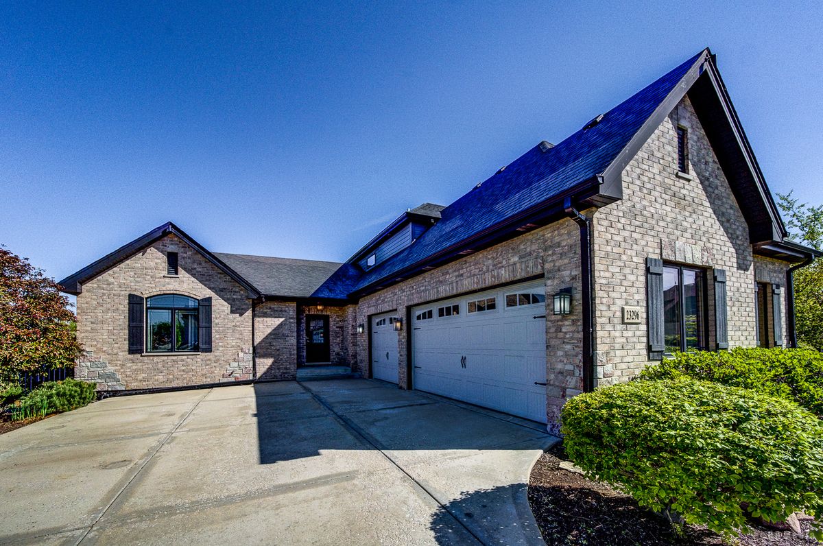 23296 Sunburst Point, Frankfort, IL 60423