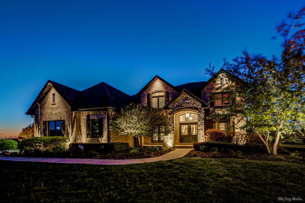 23296 Sunburst Point, Frankfort, IL 60423