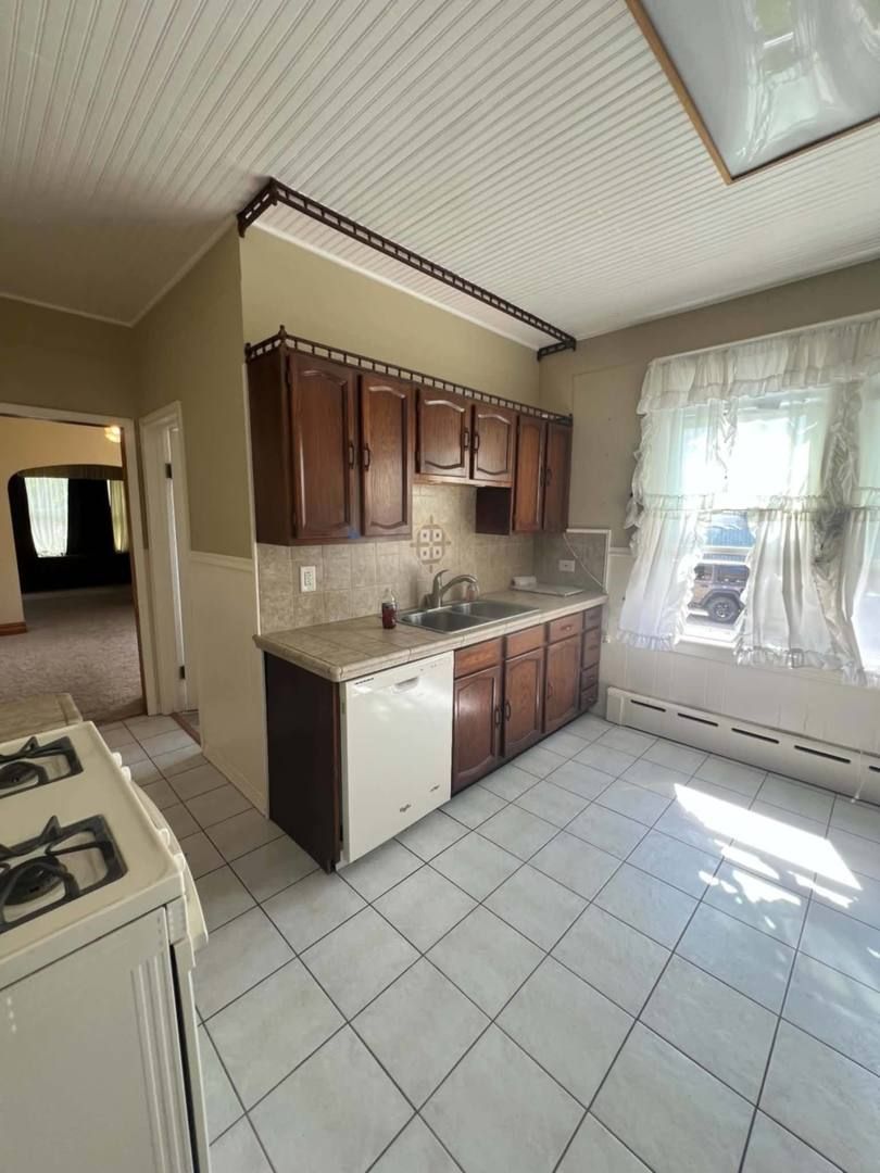 5340 W 30th Street, Cicero, IL 60804