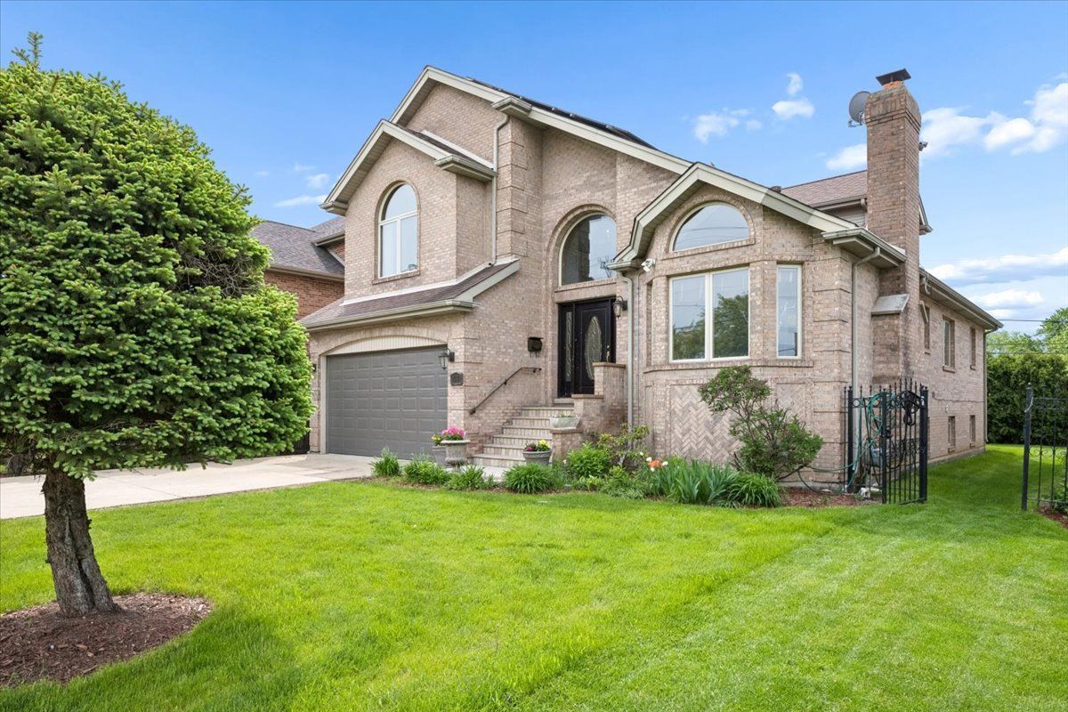 8317 W Ballard Road — Niles, IL 60714