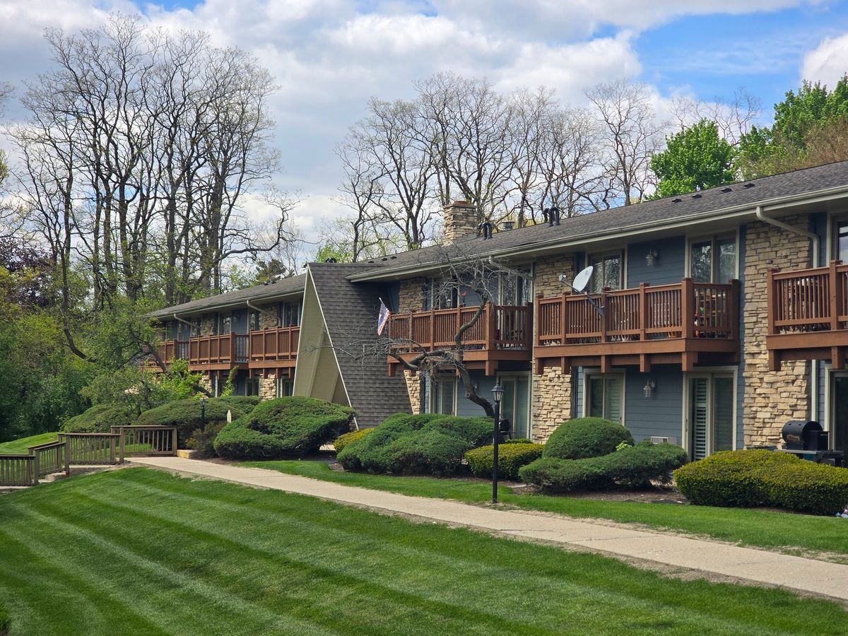 300 Opatrny Drive #222, Fox River Grove, IL 60021