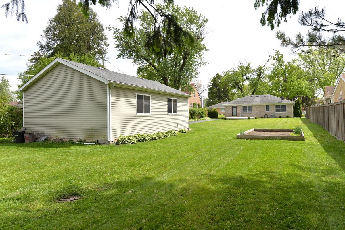 1634 E Forest Avenue, Des Plaines, IL 60018