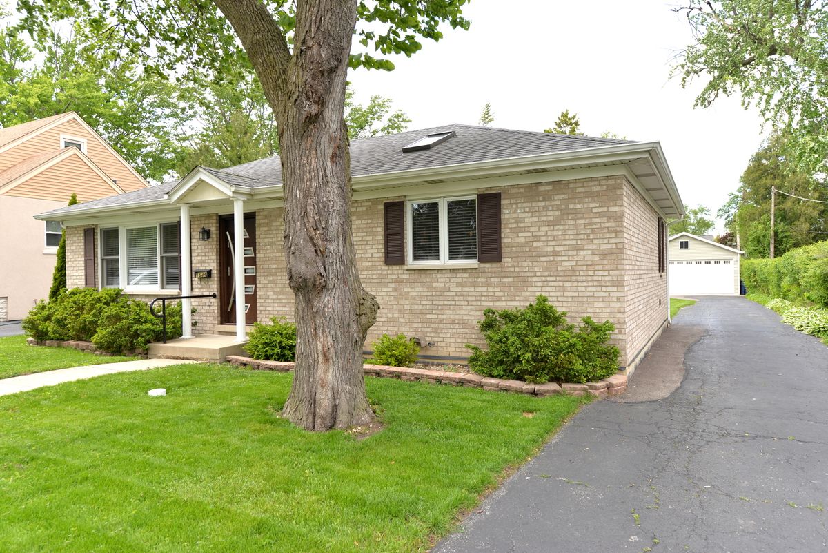 1634 E Forest Avenue, Des Plaines, IL 60018