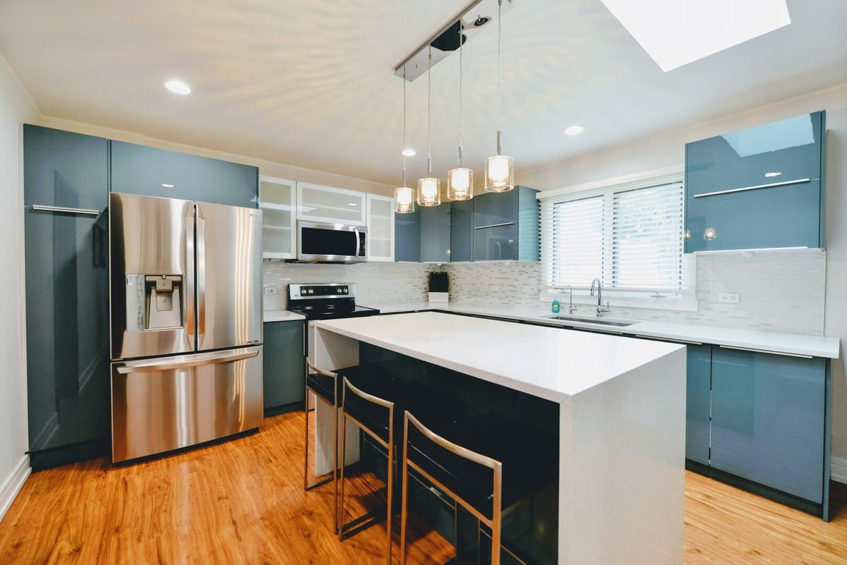 1634 E Forest Avenue, Des Plaines, IL 60018