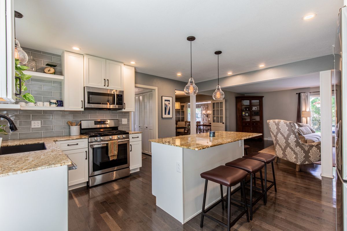 101 W Mill Road, Sheffield, IL 61361
