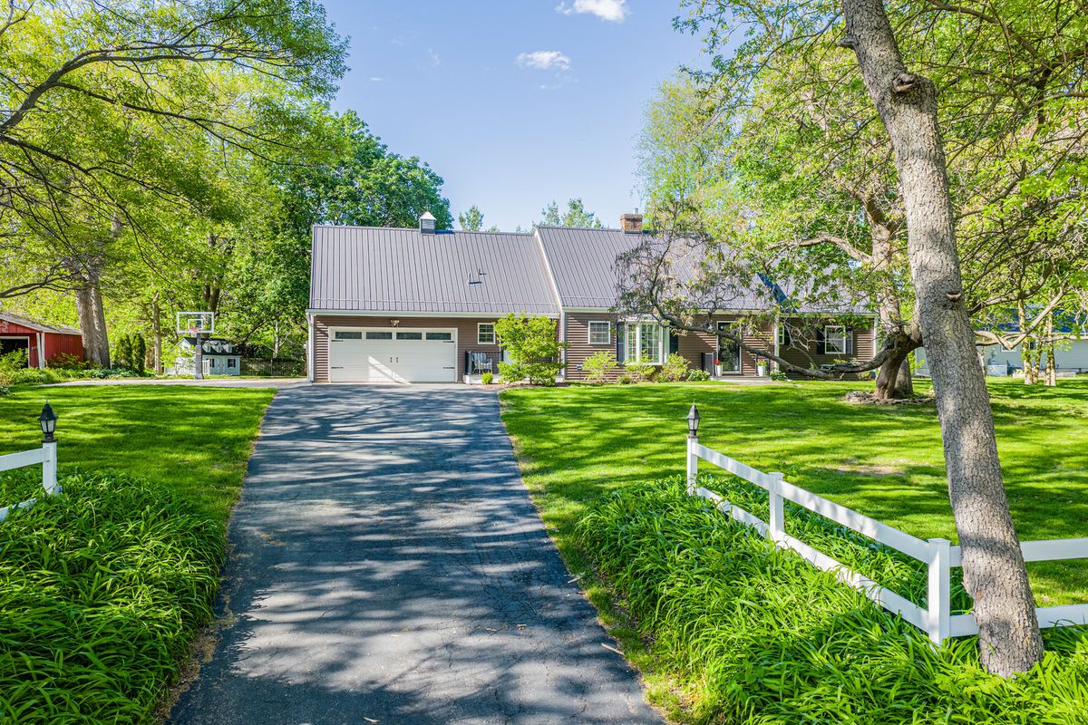101 W Mill Road, Sheffield, IL 61361