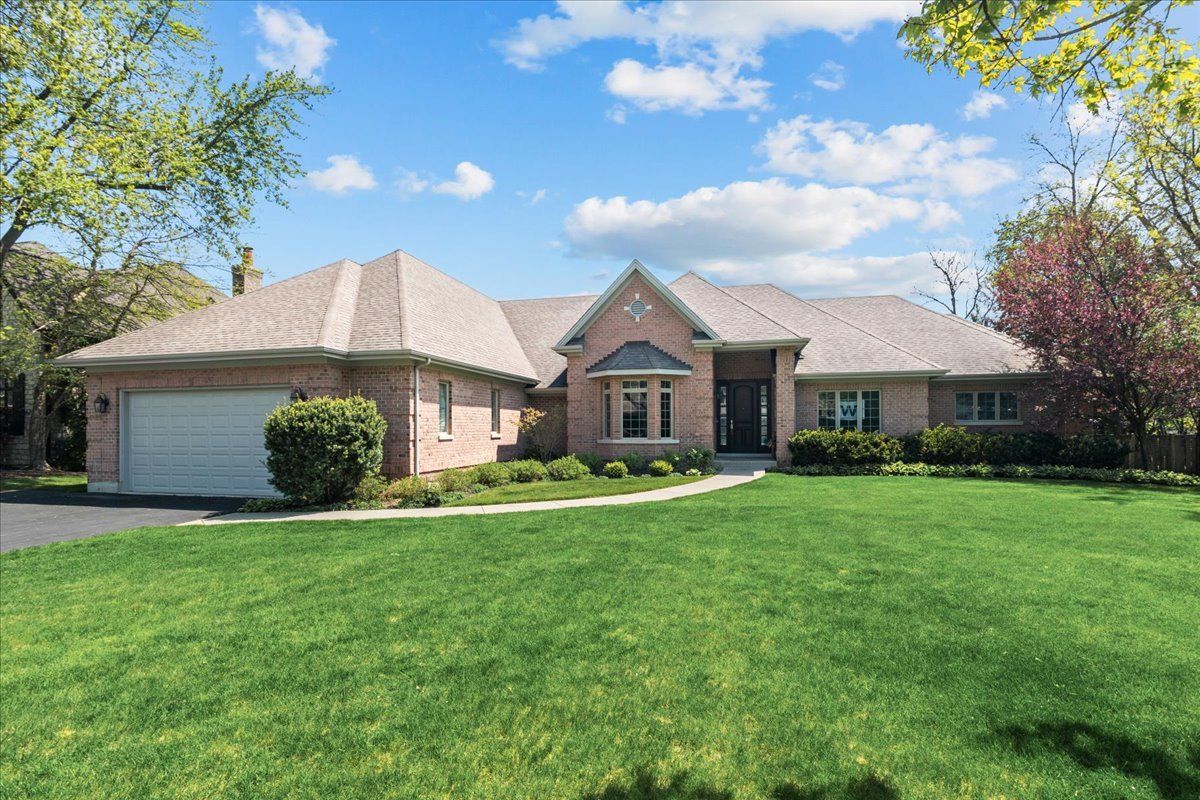 925 Knollwood Road, Deerfield, IL 60015