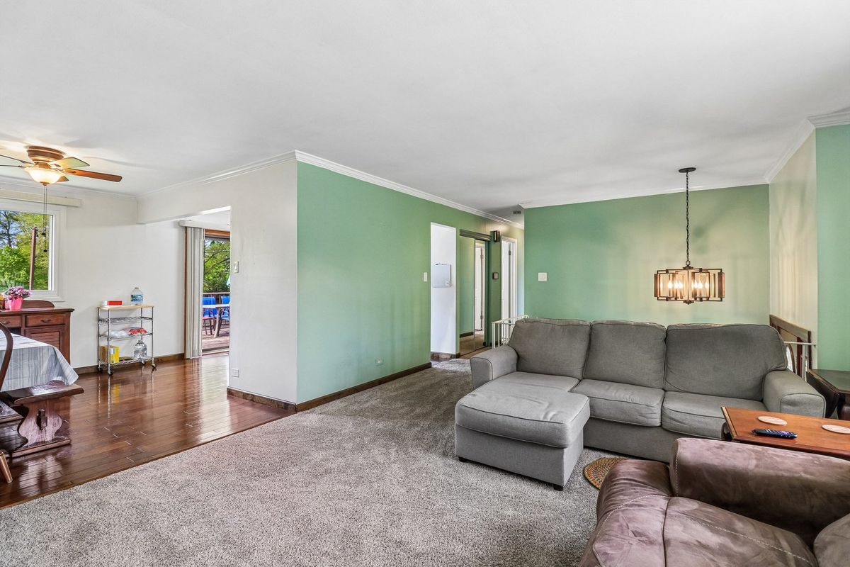 1640 Wadham Place, Wheaton, IL 60189
