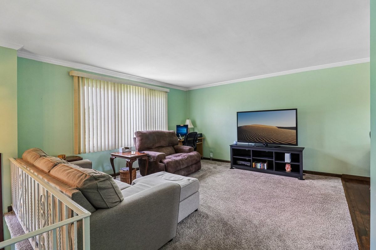1640 Wadham Place, Wheaton, IL 60189