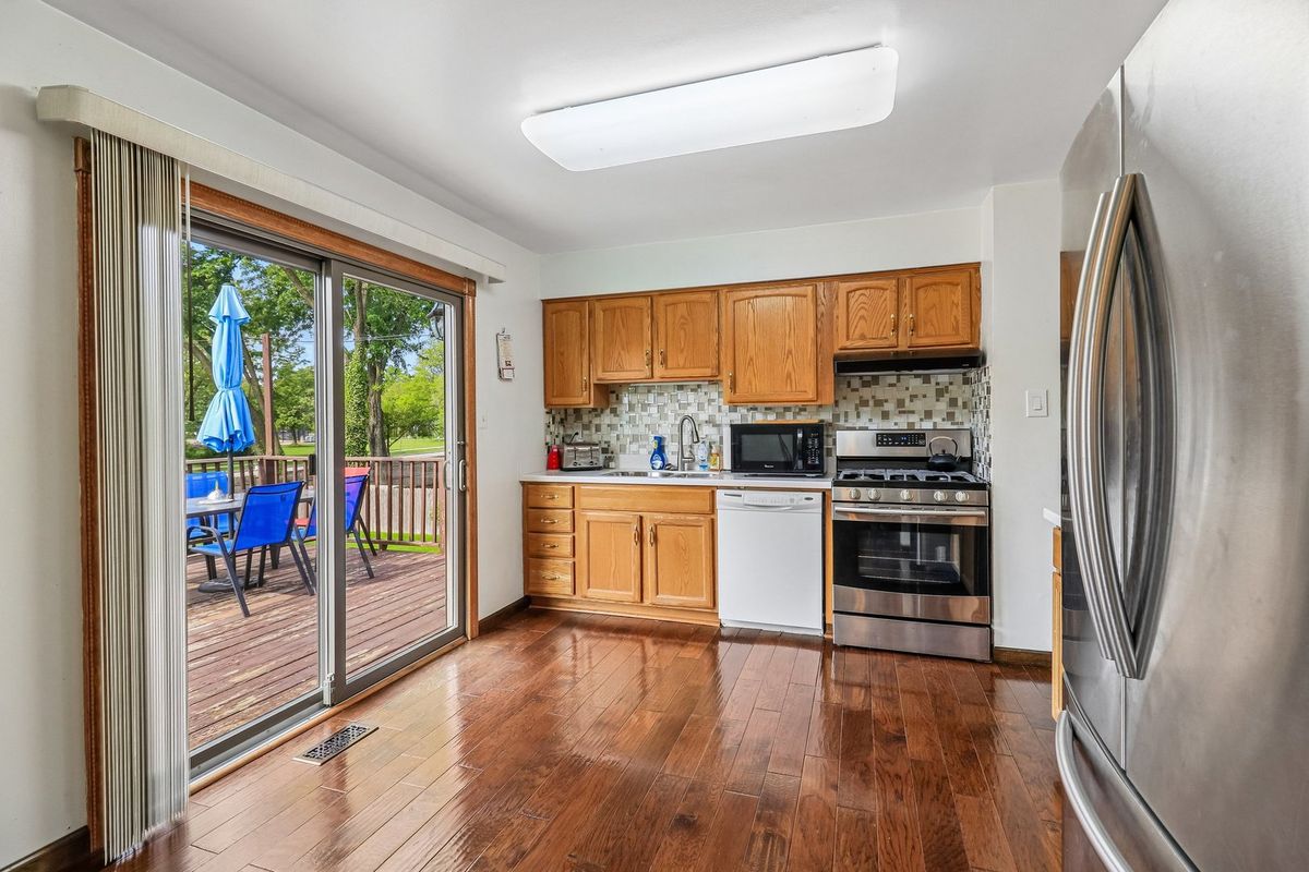 1640 Wadham Place, Wheaton, IL 60189