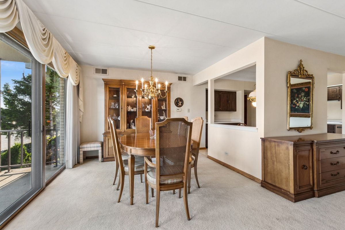 4716 W 106th Place #2B, Oak Lawn, IL 60453
